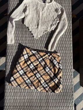 Forever 21 plaid mini skirt 🤎
